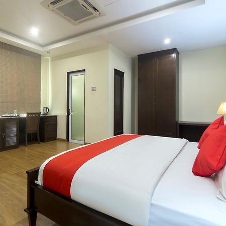 Capital O 90653 Maxwell Inn Boutique Hotel タイピン エクステリア 写真